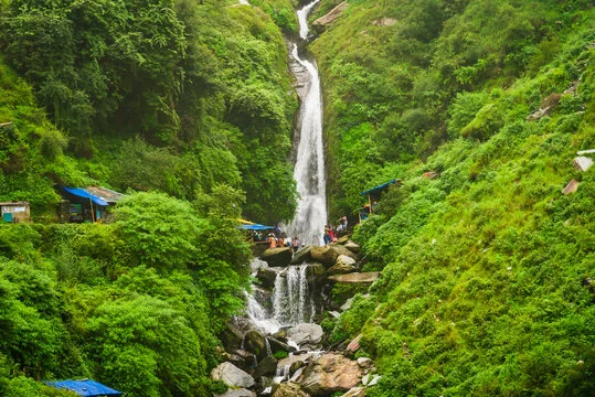 🌊 Bhagsu Waterfall – Nature’s Refreshing Retreat